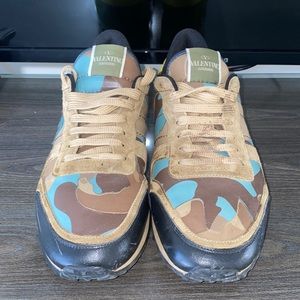 100% authentic Valentino sneakers clean them and like brand new still got life🔥